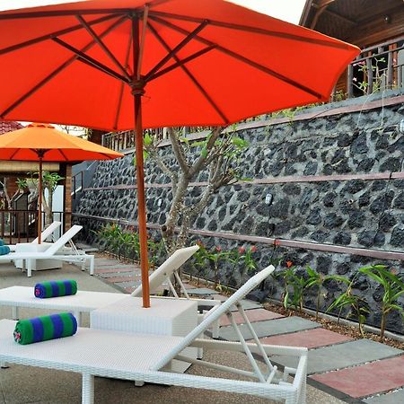 Surya Chandra Beach Bungalow Batununggul 외부 사진