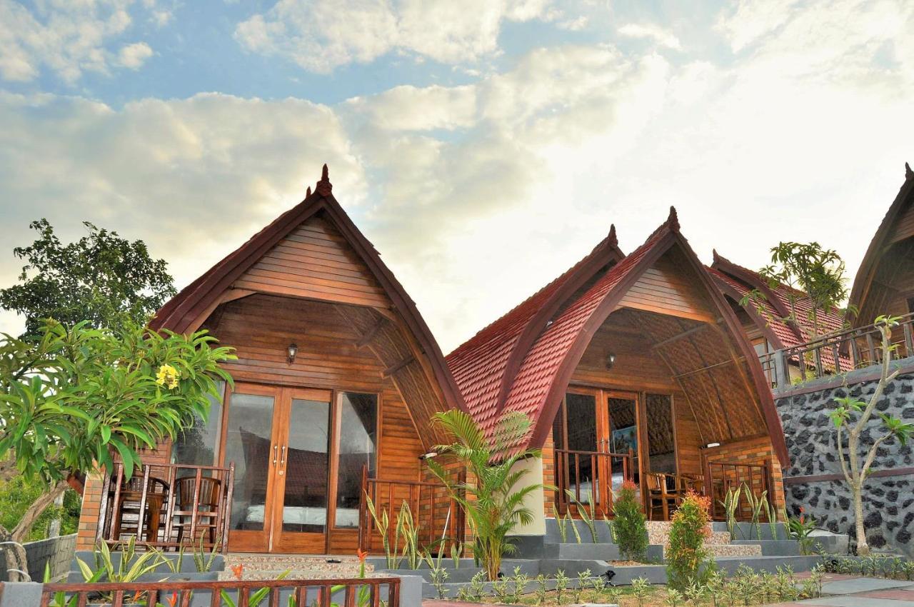 Surya Chandra Beach Bungalow Batununggul 외부 사진