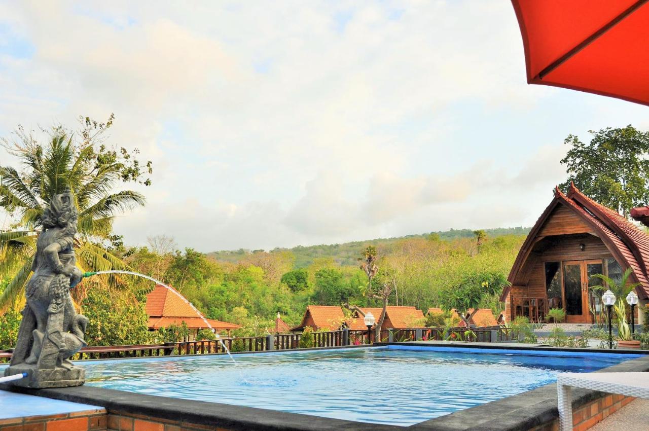 Surya Chandra Beach Bungalow Batununggul 외부 사진