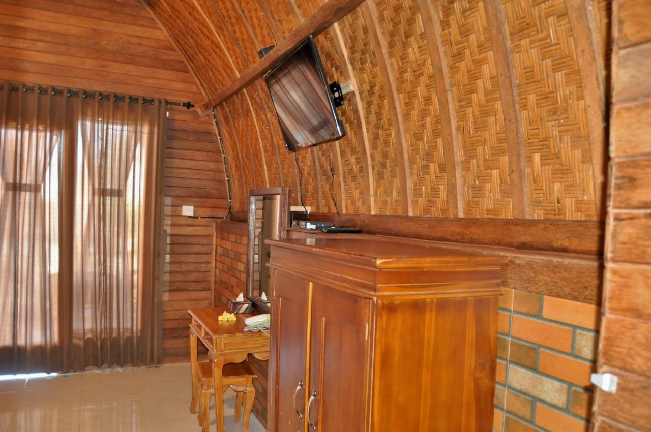 Surya Chandra Beach Bungalow Batununggul 외부 사진