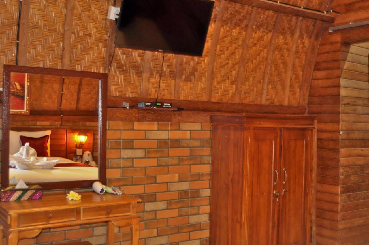 Surya Chandra Beach Bungalow Batununggul 외부 사진